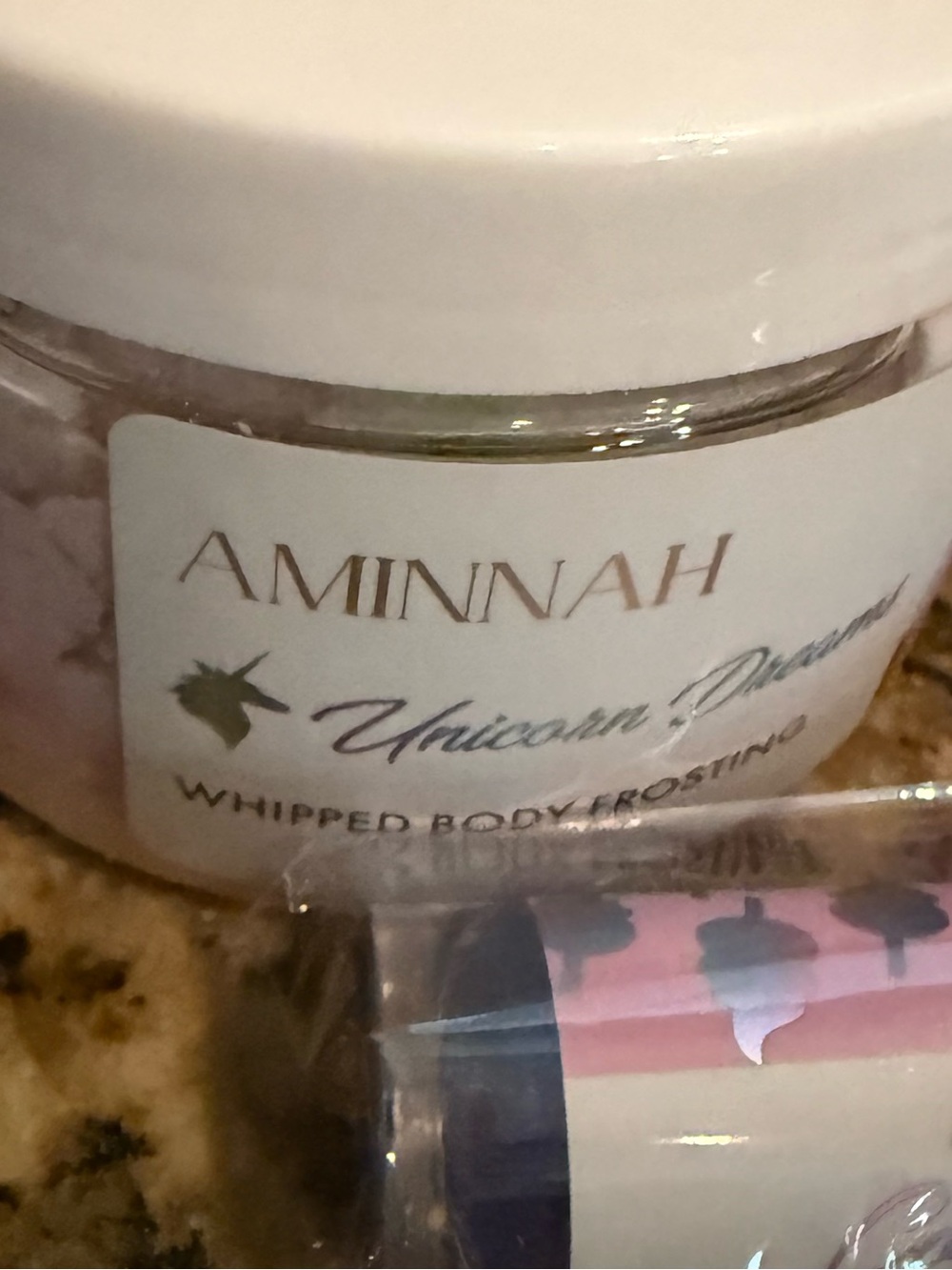 AMINNAH bath and body gift set - Picture 6 of 8